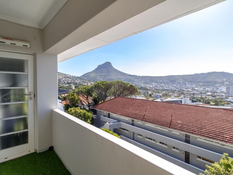 Scenic, Sun lit & Perfectly Positioned Corner Vredehoek Apartment - Photo 3