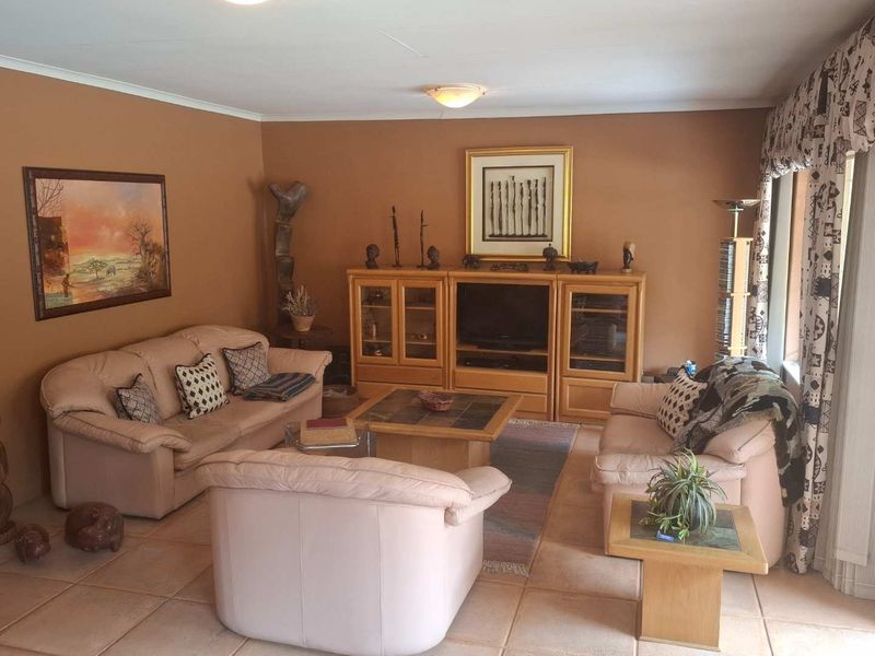 WELCOME HOME TO YOUR STYLISH FAMILY HOME IN SECURE AREA - Photo 5