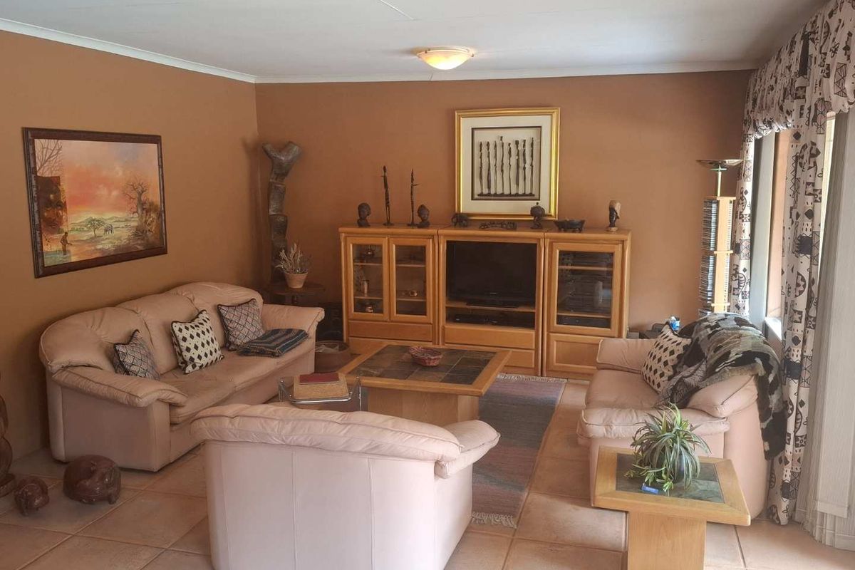 WELCOME HOME TO YOUR STYLISH FAMILY HOME IN SECURE AREA - Photo 5