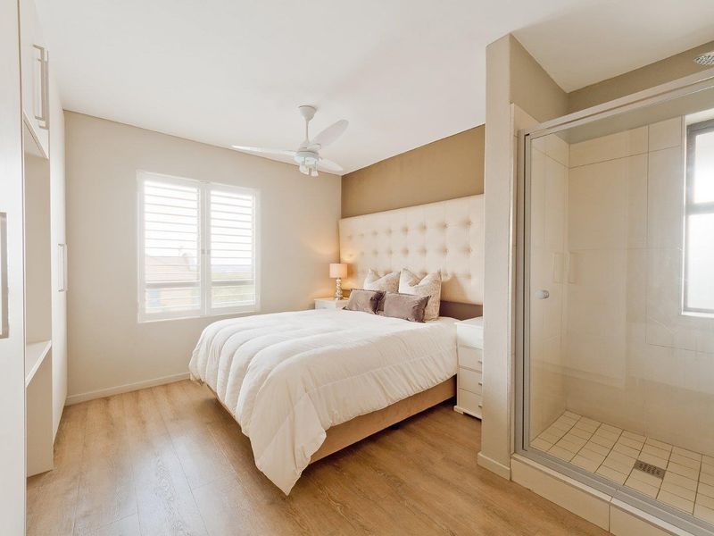 CORNER UNIT IN POPULAR COMPLEX CENTRALLY LOCATED IN BRYANSTON, WITH THE MOST MAGNIFIECIENT VIEWS OF THE MAGALIESBURG MOUNTAINS - Photo 6