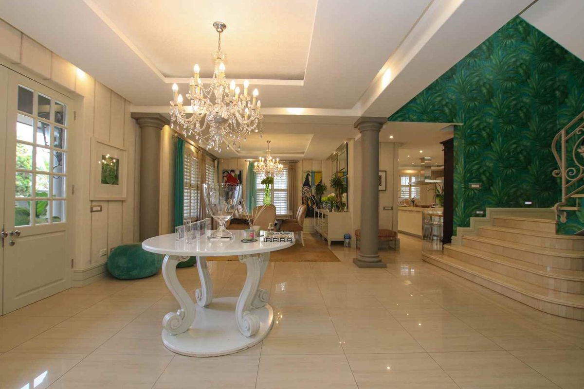 State of the art  mansion in magnificent Milkwood Drive. - Photo 4