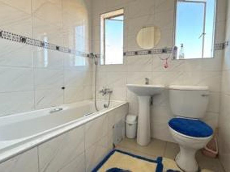 2 BEDROOM UPSTAIRS TOWNHOUSE FOR SALE IN MEREDALE, JOHANNESBURG SOUTH - Photo 7