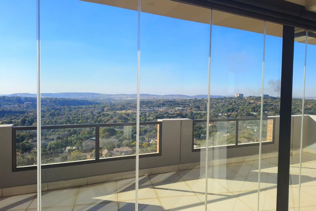 BEAUTIFUL SPACIOUS 3 BEDROOM PENTHOUSE WITH AWESOME VIEW - Photo 3
