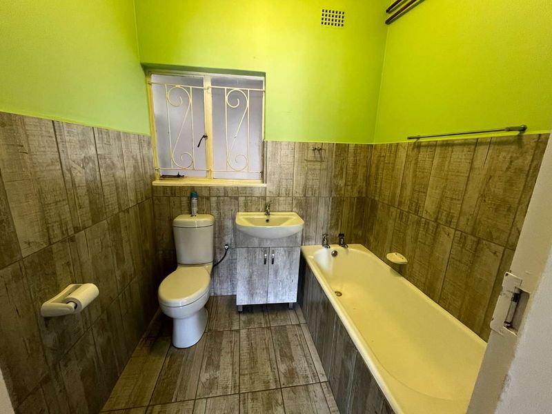 Excellent Investment Opportunity – 2-Bedroom Flat for Sale - Photo 7