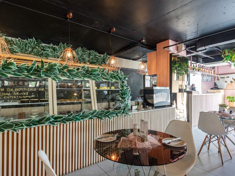 Modern 1-Bedroom Apartment – The Manhattan, Century City - Photo 9