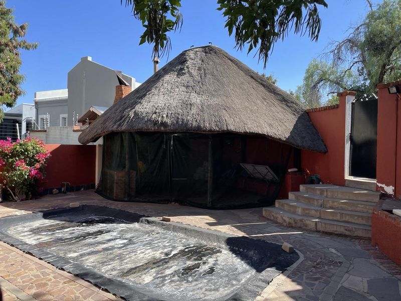 Huge property in Windhoek City Centre Office zoned! - Photo 10