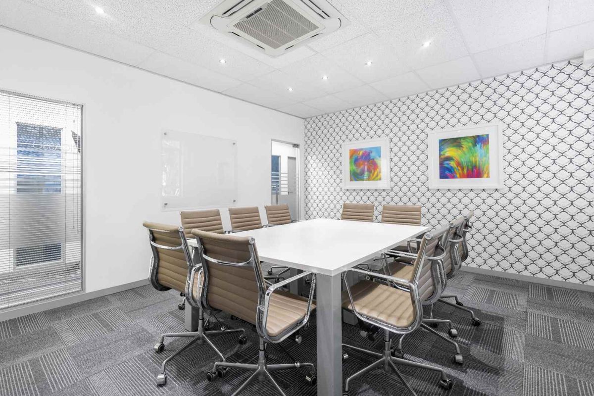 Find office space in Regus Harbour View for 5 persons with everything taken care of. - Photo 5