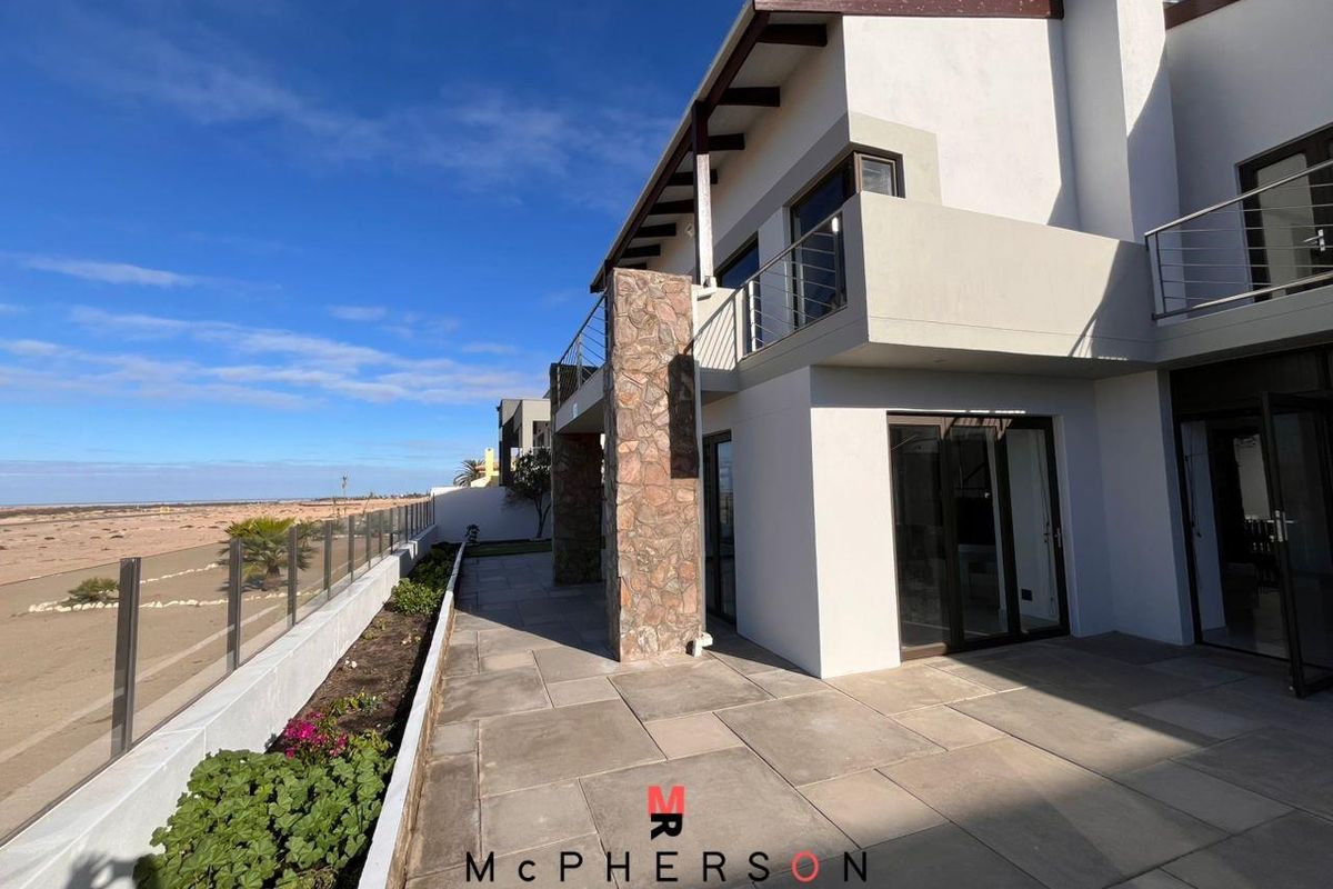 Luxury Desert View Residence - Photo 5