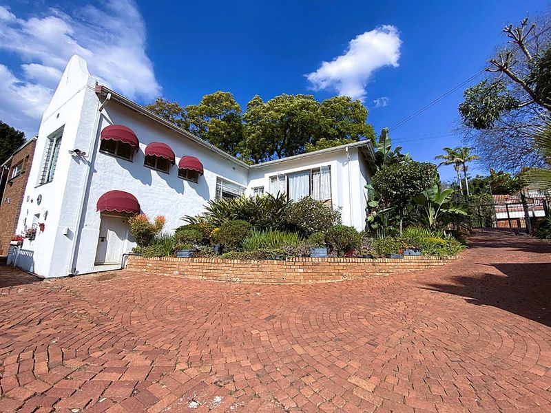 3-Bedroom, 3-Bathroom Family Home for Rent in Muckleneuk - Photo 5