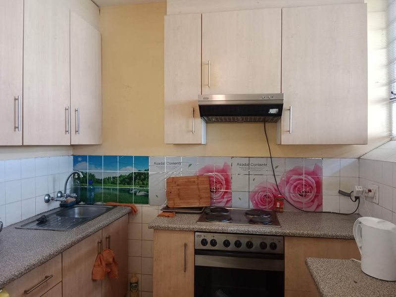 Prime Location Spacious Duplex, Incredible Potential - Photo 6