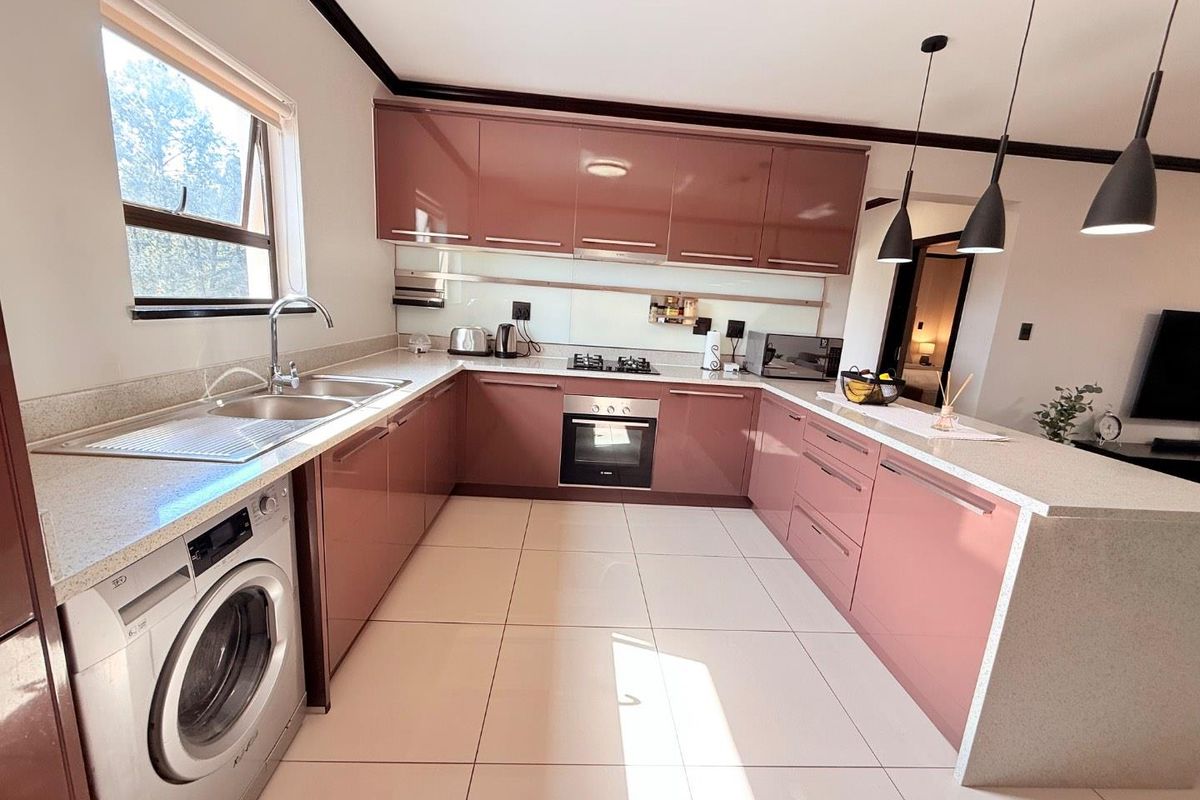 Live in Style: Elegant 2-Bed, 2-Bath Apartment! - Photo 3