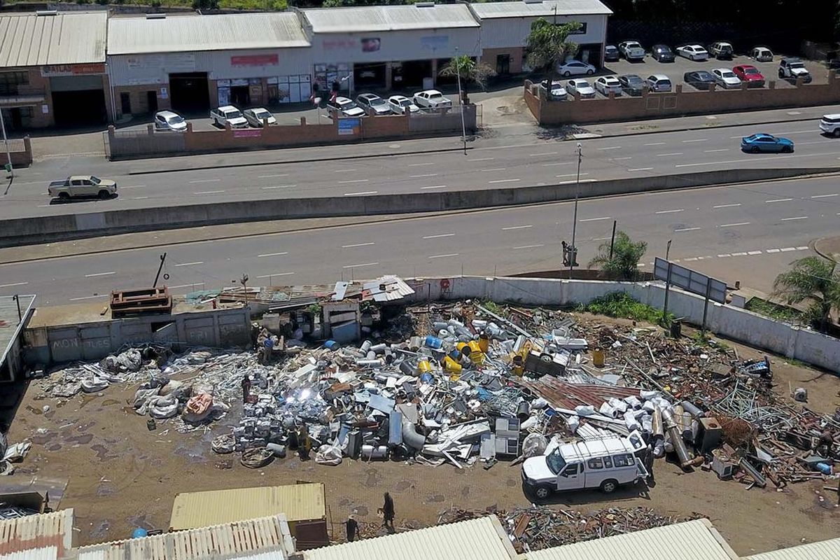 Prime Industrial Yard For Sale on Chris Hani Road - Photo 3