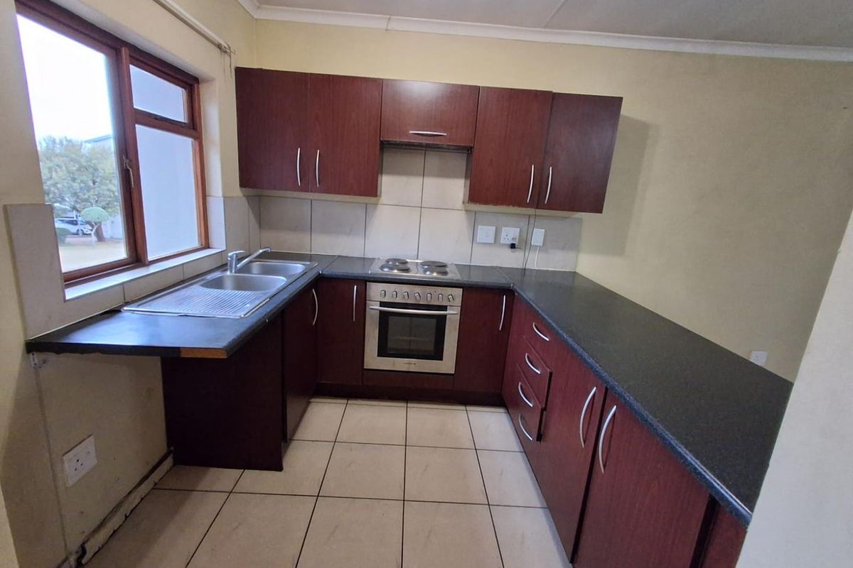 Move-In Ready Apartment in a Safe, Quiet Complex! - Photo 3