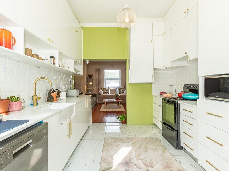 Morning walks, local cafés... welcome to Harfield living - Photo 7