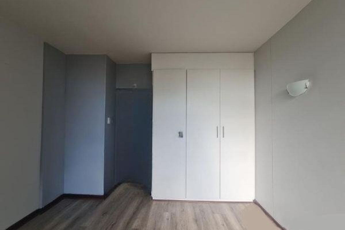 HATFIELD - 2 BEDROOM APARTMENT WALKING DISTANCE TO PRETORIA UNIVERSITY - Photo 5