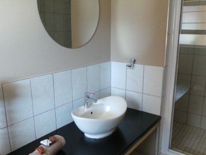 Well located Guesthouse with lots of space to expand - Photo 9