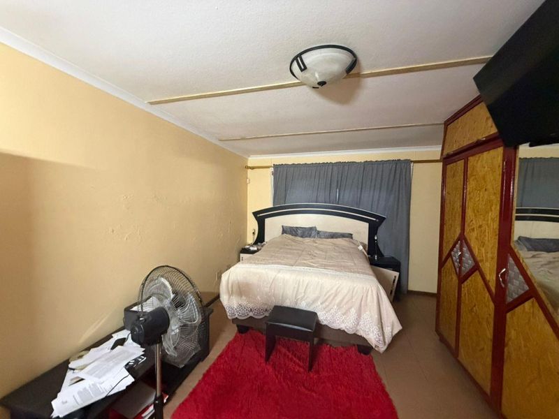 🌟 Step Into Comfort – Beautiful Khomasdal Home For Sale! - Photo 10