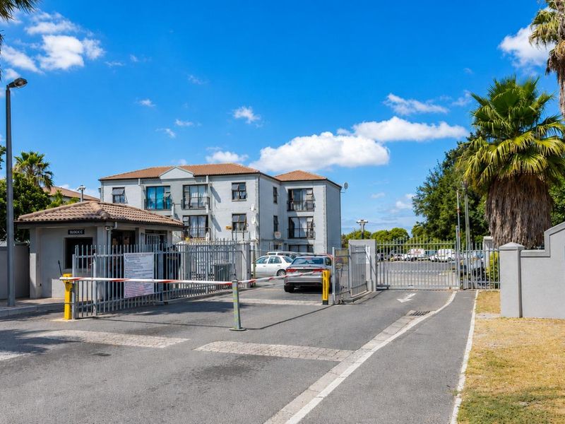 Secure 2-Bedroom Apartment in a Popular Bellville Security Complex - Photo 1