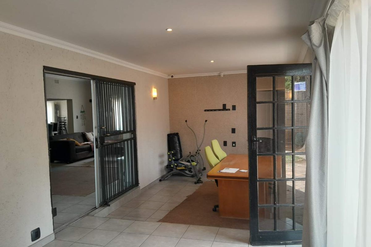 The Hill 3 Bedroom Family Home - Photo 4