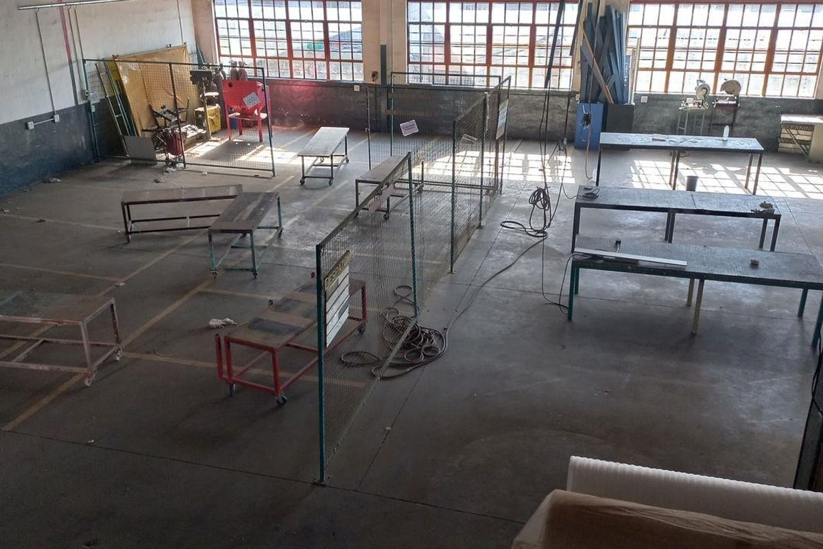 321m2 Rustivia Warehouse To Let - Photo 2