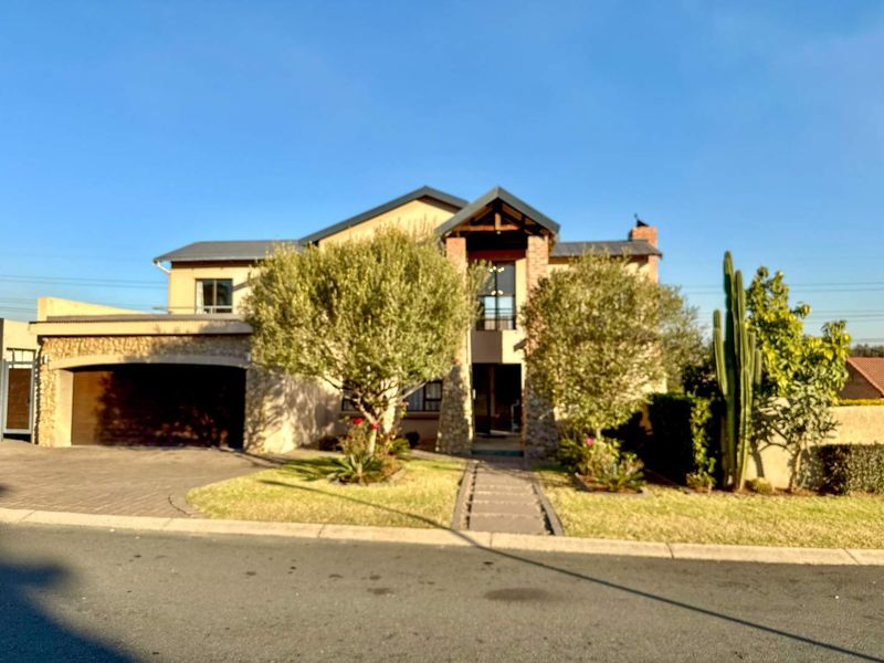 THE ULTIMATE FAMILY HAVEN AND INVESTMENT GOLDMINE! - Photo 3