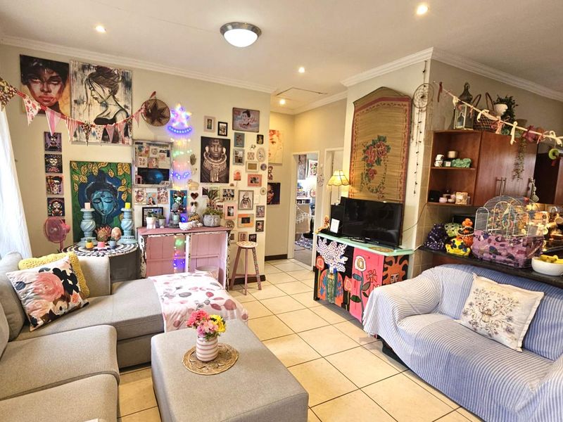 2 Bedroom Apartment In Symphony Park Hartbeespoort - Photo 4