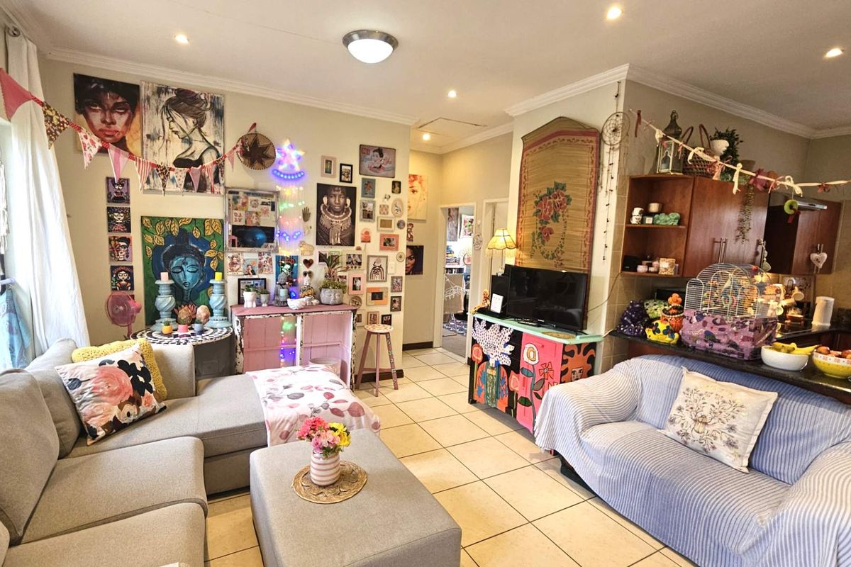 2 Bedroom Apartment In Symphony Park Hartbeespoort - Photo 4