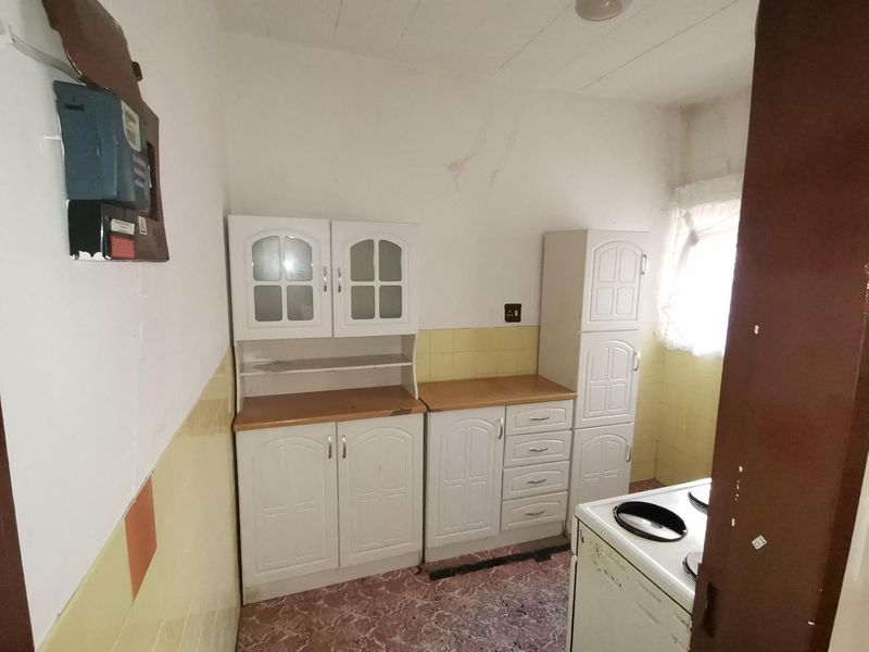 Neat 1 Bedroom Ground Floor Apartment To Let in Witpoortjie - Photo 4