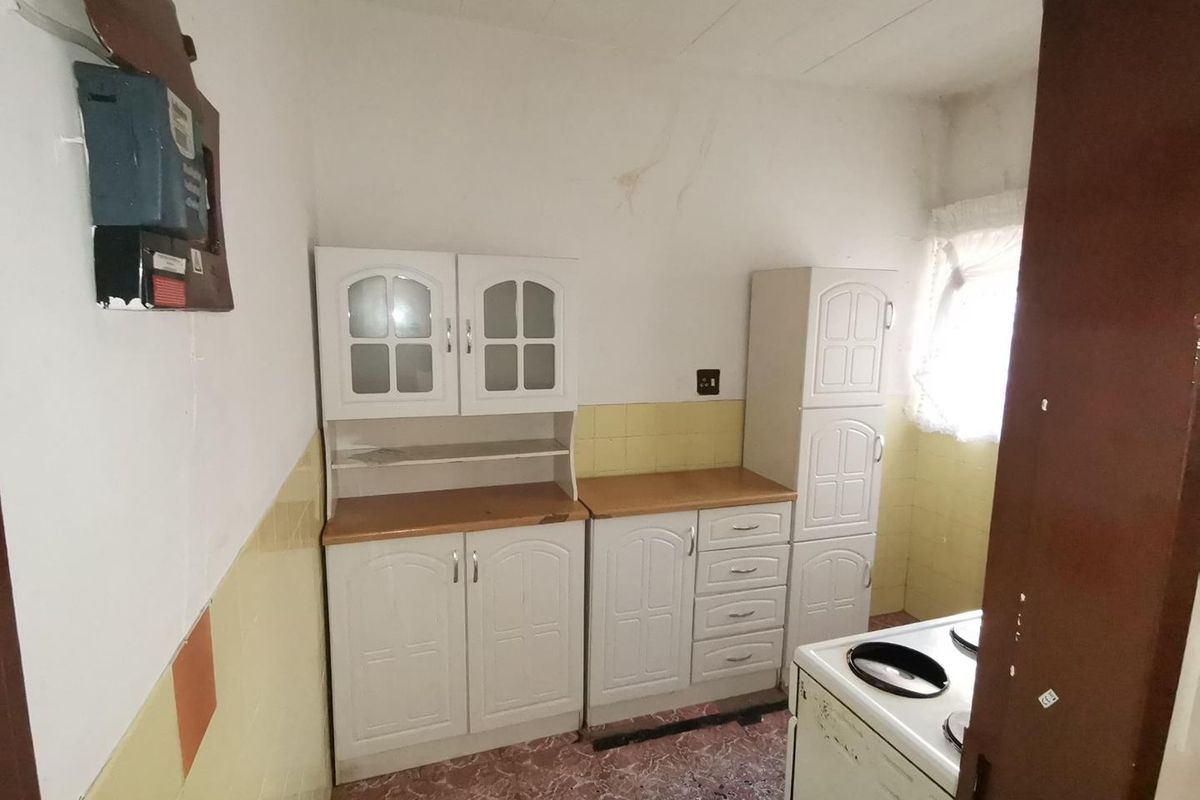 Neat 1 Bedroom Ground Floor Apartment To Let in Witpoortjie - Photo 4