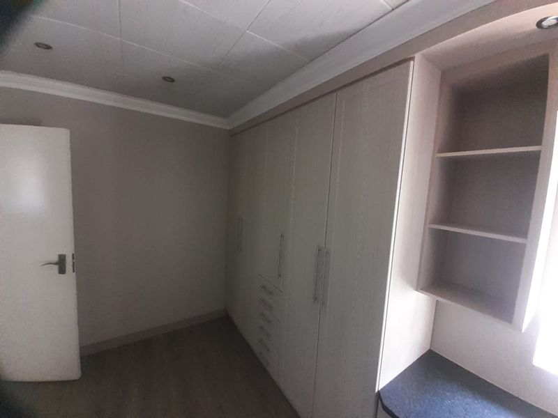 Groenkloof Estates, 2 Bedroom for sale - Photo 5