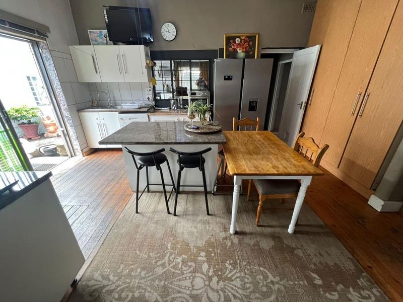 4 Spacious Bedroom House for Sale in Florentia - Photo 6