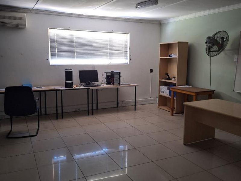 Office Building Close to Maerua Mall: Ideal for Business! - Photo 10
