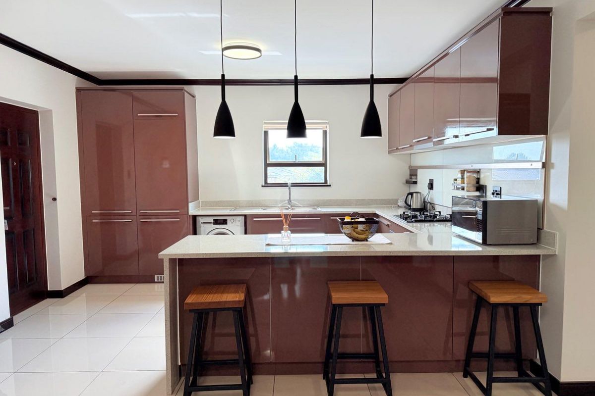 Live in Style: Elegant 2-Bed, 2-Bath Apartment! - Photo 4