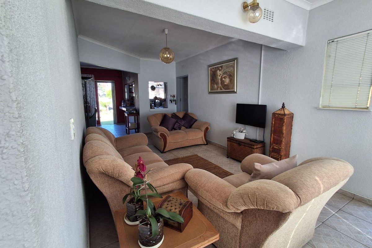 Large Family Home for sale - Photo 3