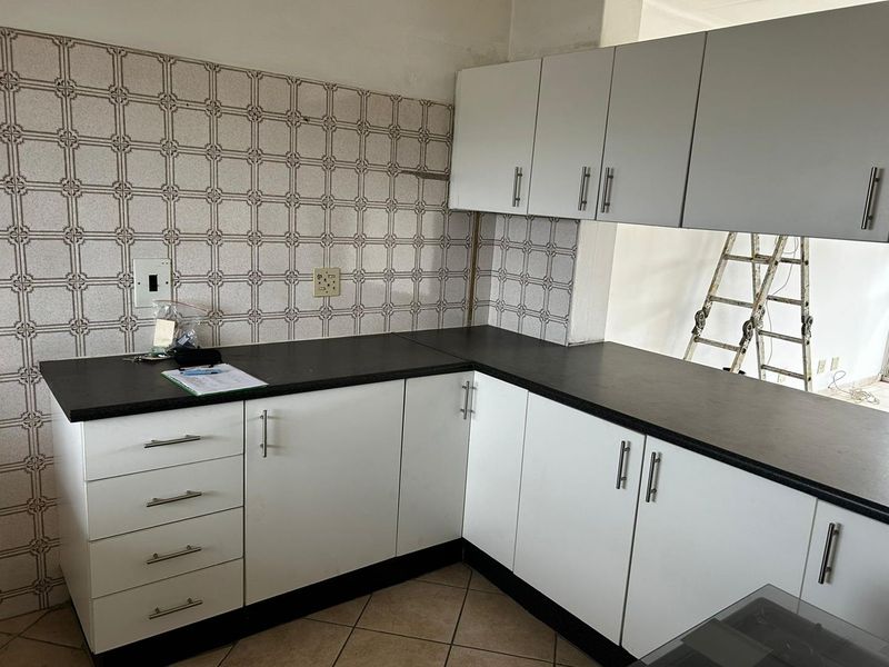Neat secure Two bedroom unit for Sale. For the investment buyer - Photo 10