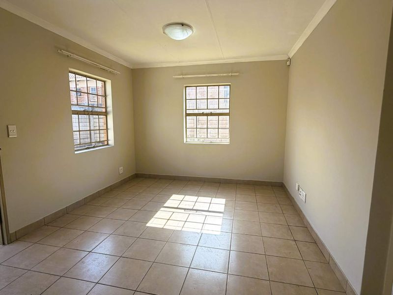 Start Smart in This Beautiful 3 Bed, 2 Bath Home - Photo 8
