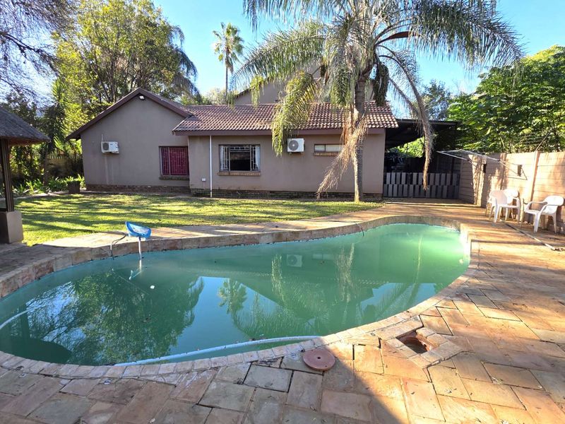 3 Bedroom Family Home in Melodie Hartbeespoort - Photo 4