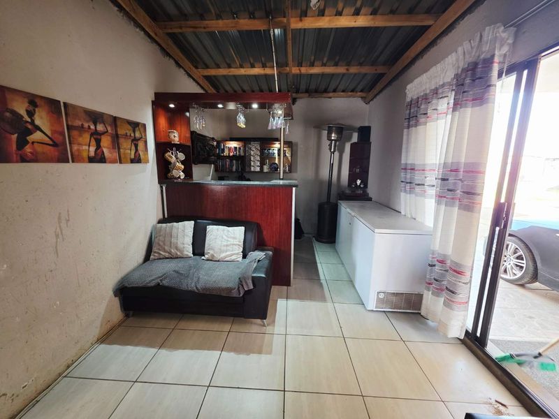 2 Bedroom House For Sale in Tsakane - Photo 7