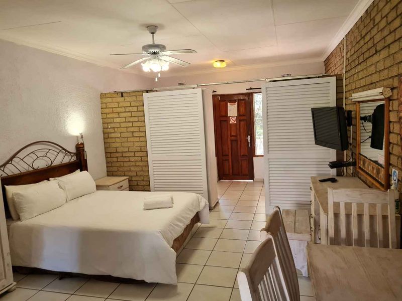 gorgeous 4 Sleeper bachelors' apartment - Photo 8