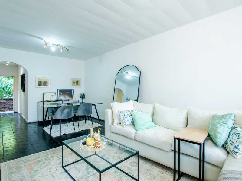 Investment Opportunity / Ideal First Home in Windsor East! - Photo 3