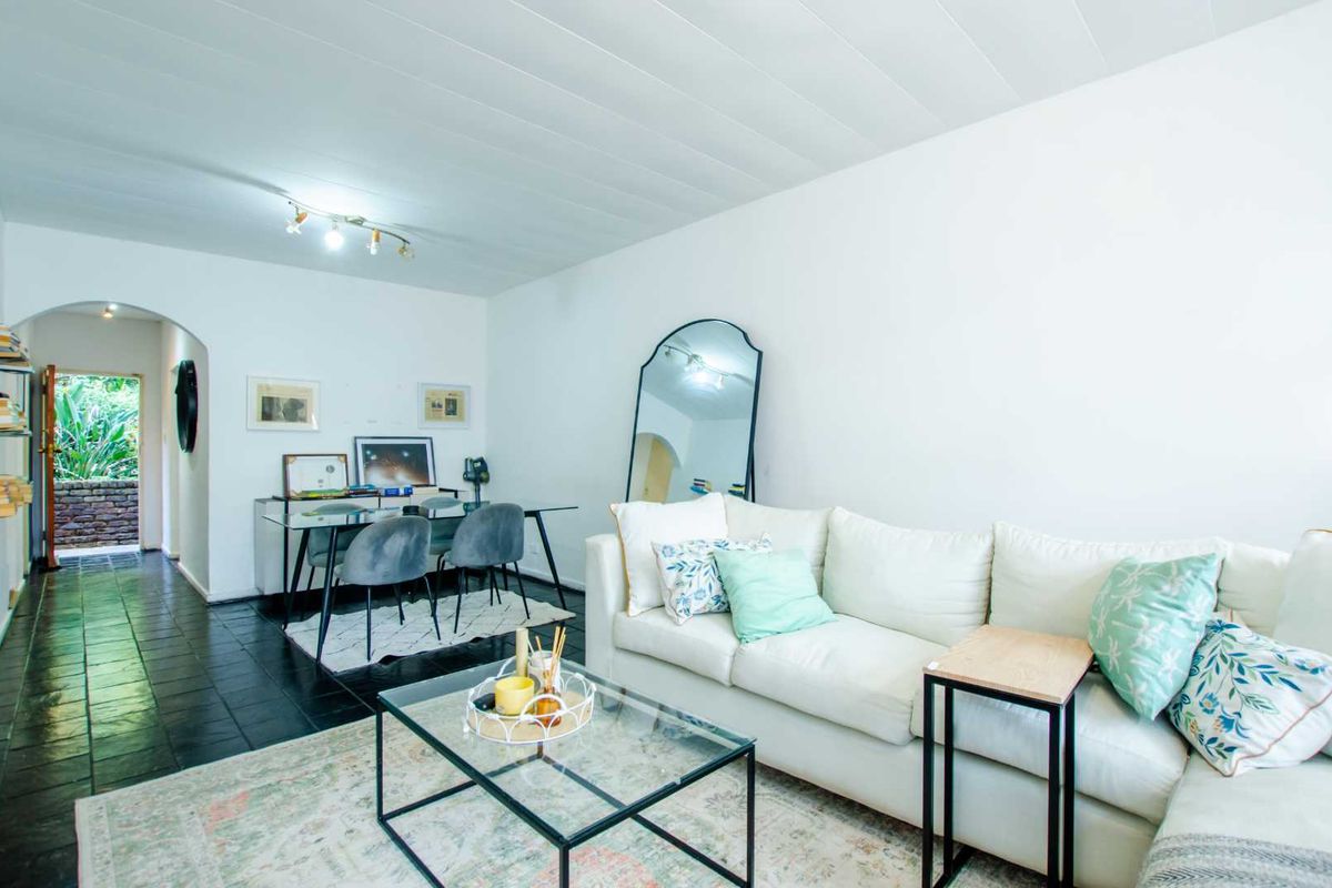 Investment Opportunity / Ideal First Home in Windsor East! - Photo 3