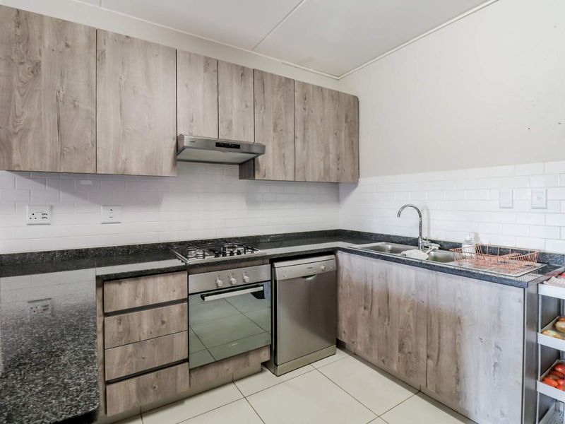 Ground Floor Unit in Royce Heights - Photo 7