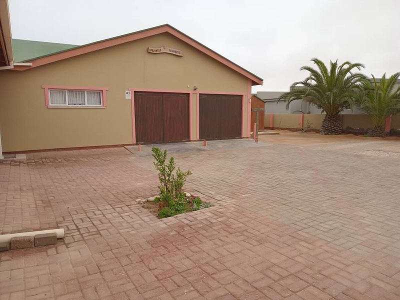 PERFECTLY LOCATED 3 BEDROOM HOUSE FOR SALE IN HENTIES BAY - SOUTH DUNE - Photo 6