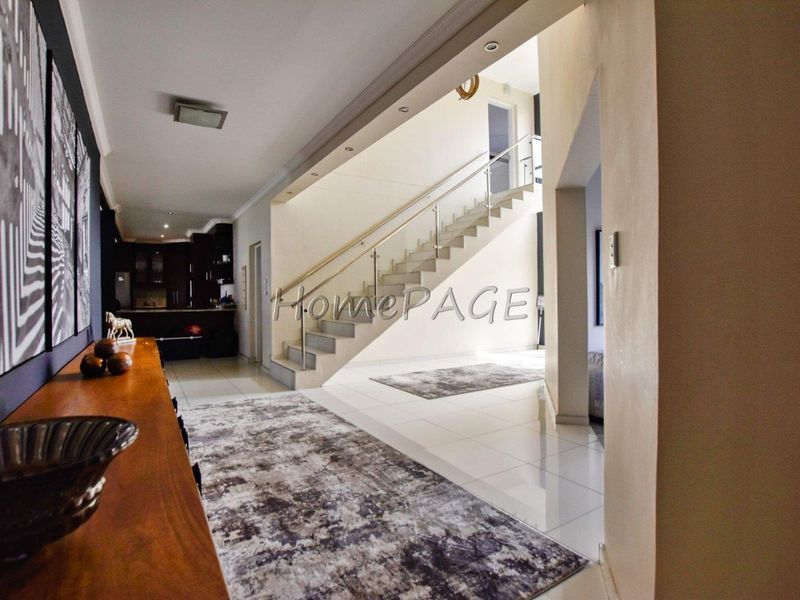 Ext 15, Swakopmund:  Spacious, upmarket, 4 Bedr Double Storey - Photo 6