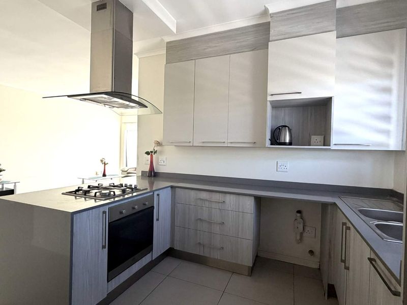 A spacious 3 bedroom, 2 bathroom in a secure estate. - Photo 4