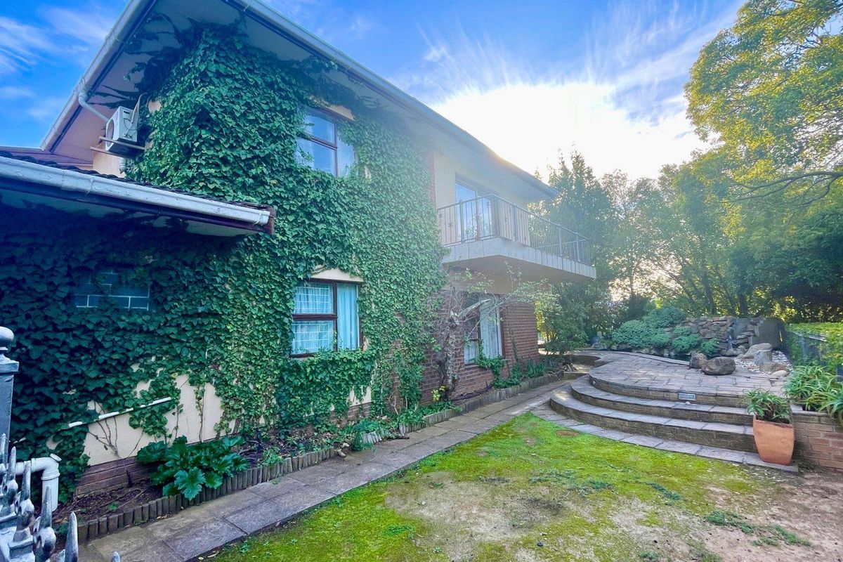 Modern Family Haven - Photo 2