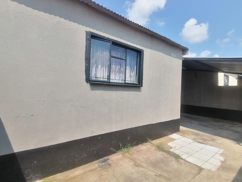 2Bedroom House for Sale in Westbury - Photo 3