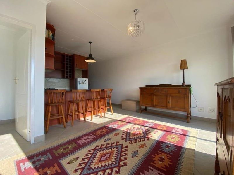 Modern Top-Floor Apartment with Stunning Sunset Views. - Photo 5