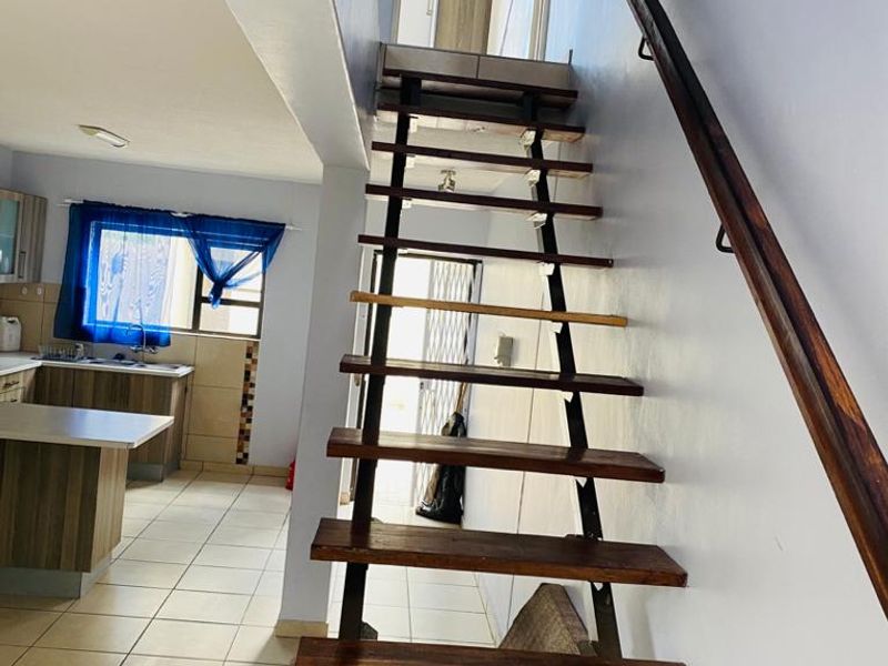 NEAT + WELL MAINTAINED DUPLEX TOWNHOUSE (CORNER UNIT) FOR SALE IN KLEINE KUPPE!!!  CC Registered - Photo 4