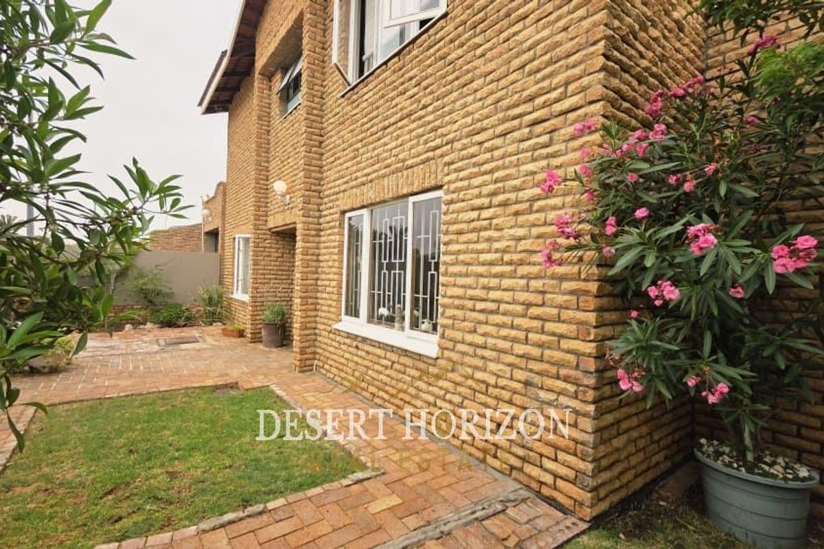 Swakopmund , Vineta | Fabulous Family Home in a Popular, Sought-After Area - Photo 2